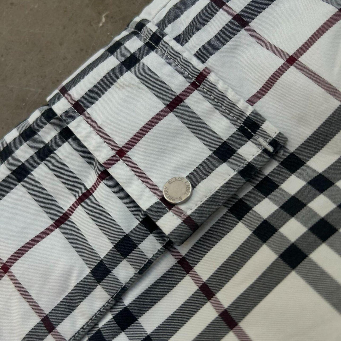 Vintage Burberry Black Nova Check Multi Pocket Shorts W28 L12