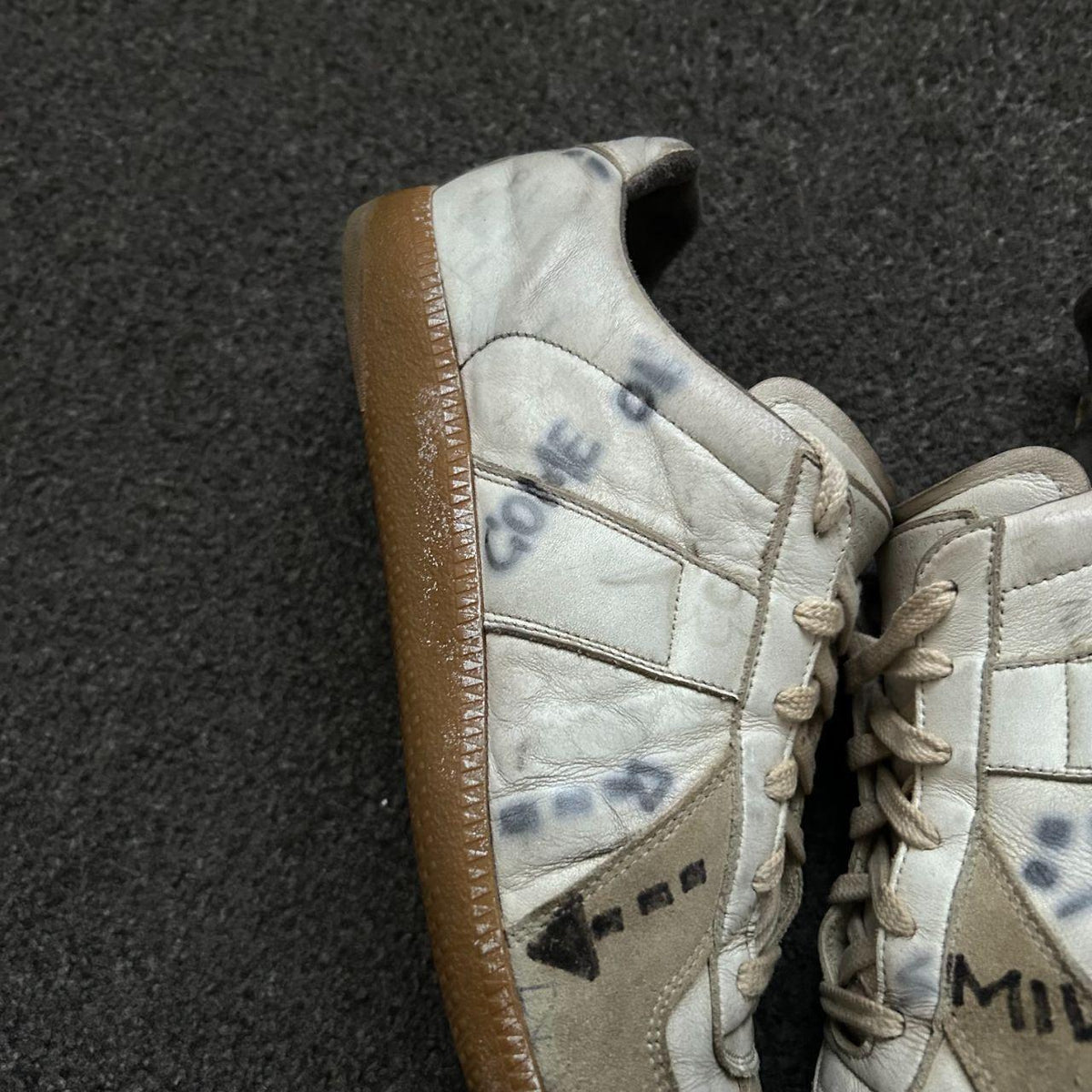 Maison Margiela Graffiti Gats Low Top Trainers UK 9