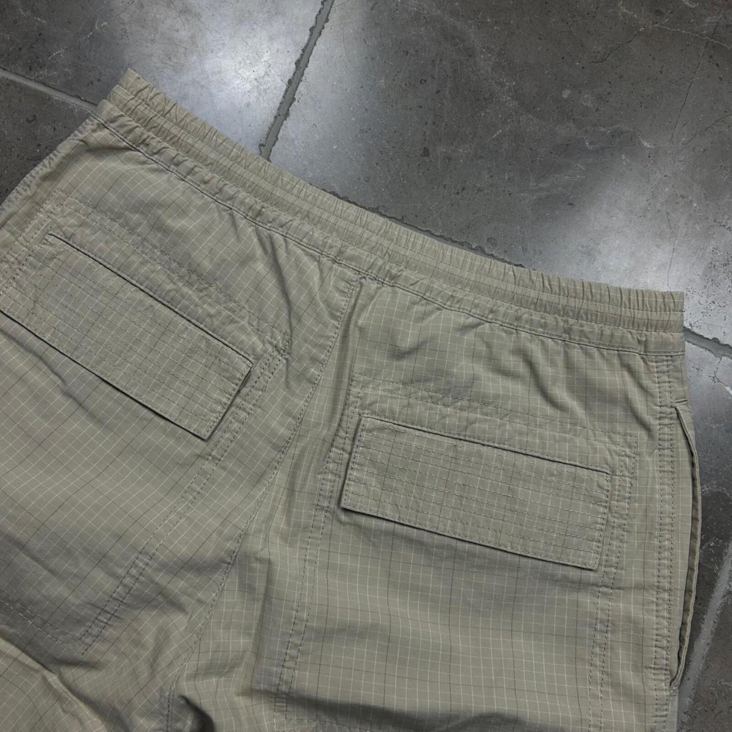 Vintage Burberry Black Nylon Cargo Shorts W30 L12