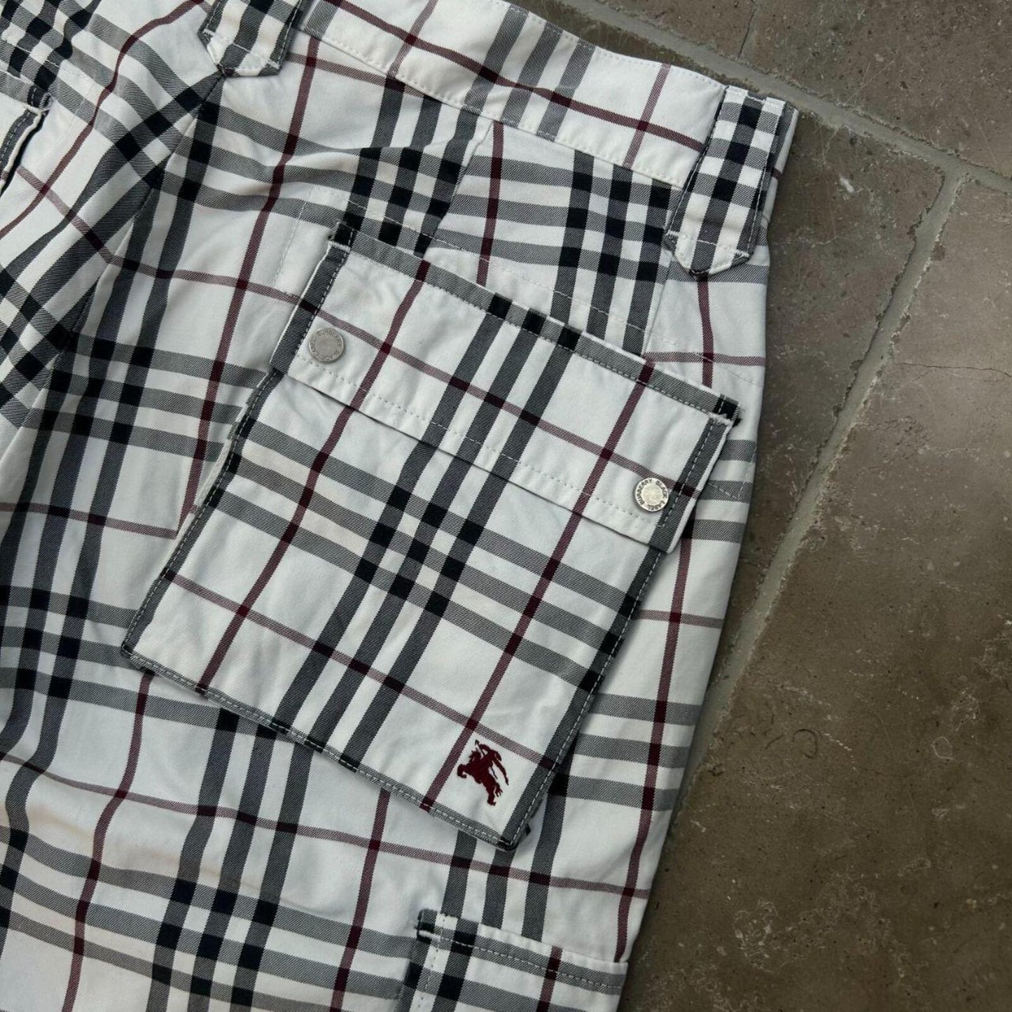 Vintage Burberry Black Nova Check Multi Pocket Shorts W28 L12