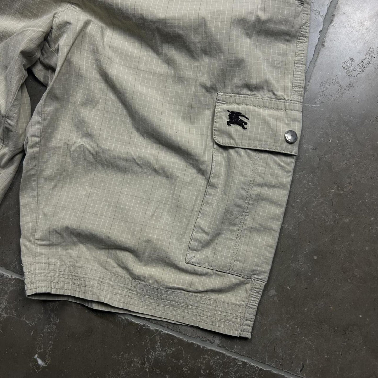 Vintage Burberry Black Nylon Cargo Shorts W30 L12