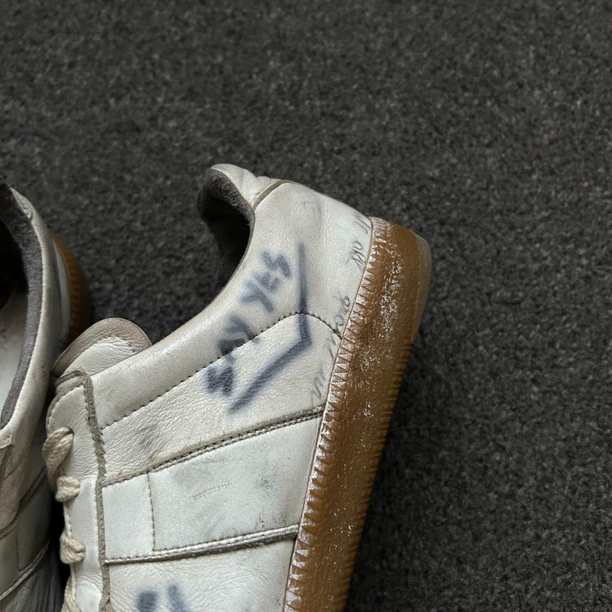 Maison Margiela Graffiti Gats Low Top Trainers UK 9
