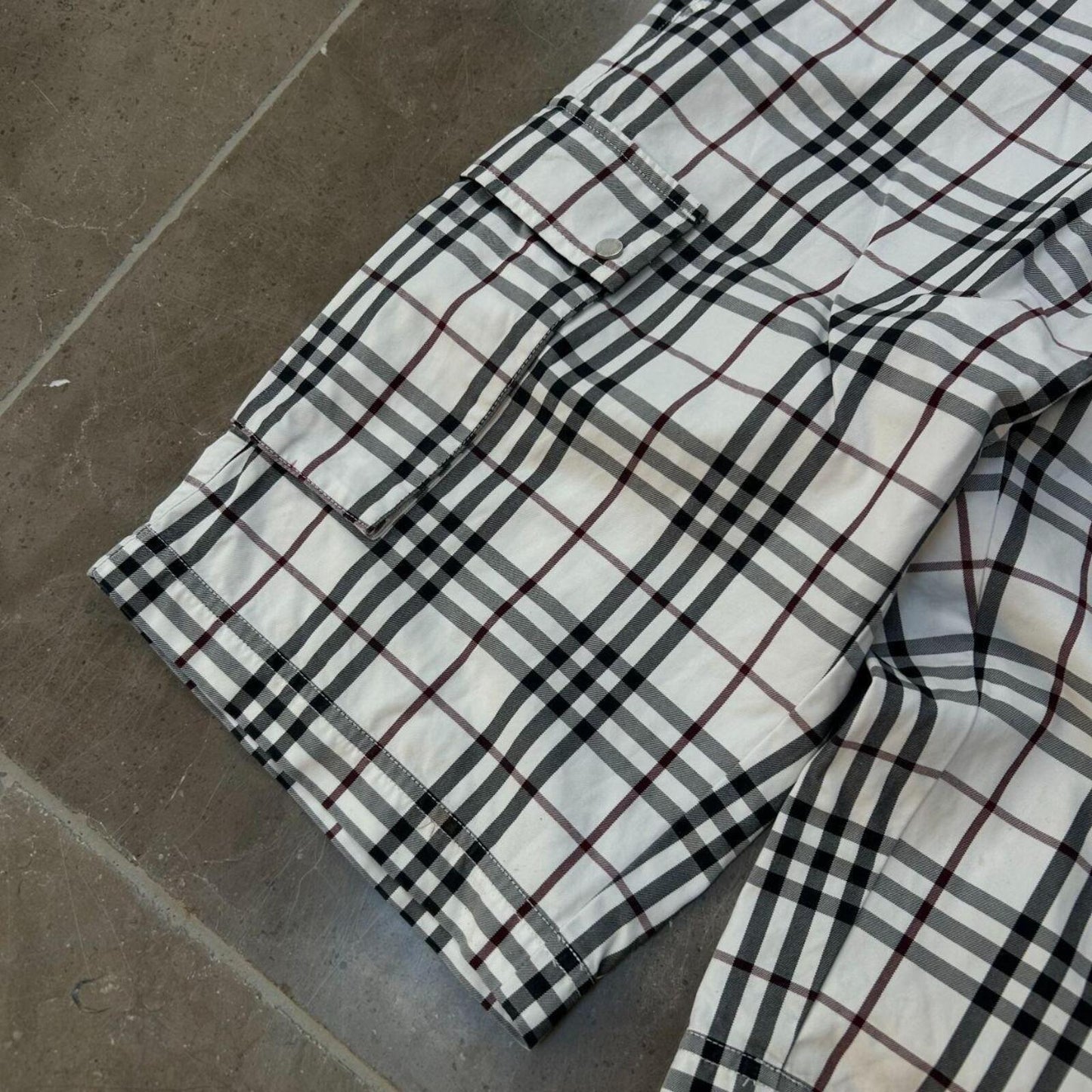 Vintage Burberry Black Nova Check Multi Pocket Shorts W28 L12