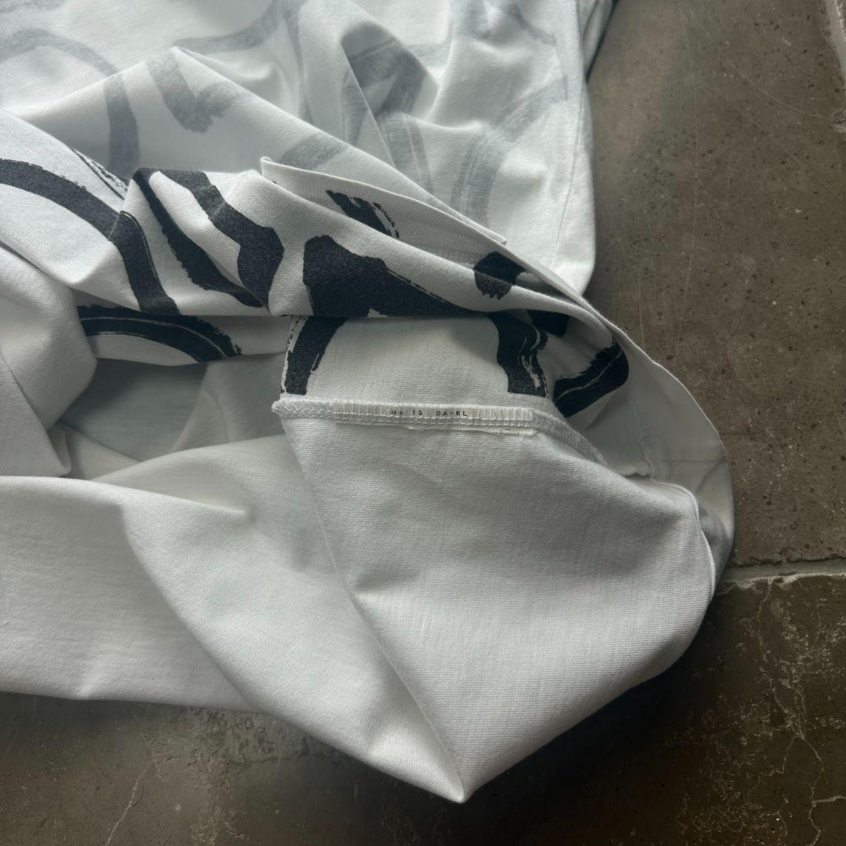 Comme Des Garcons SHIRT Shapes T-Shirt M