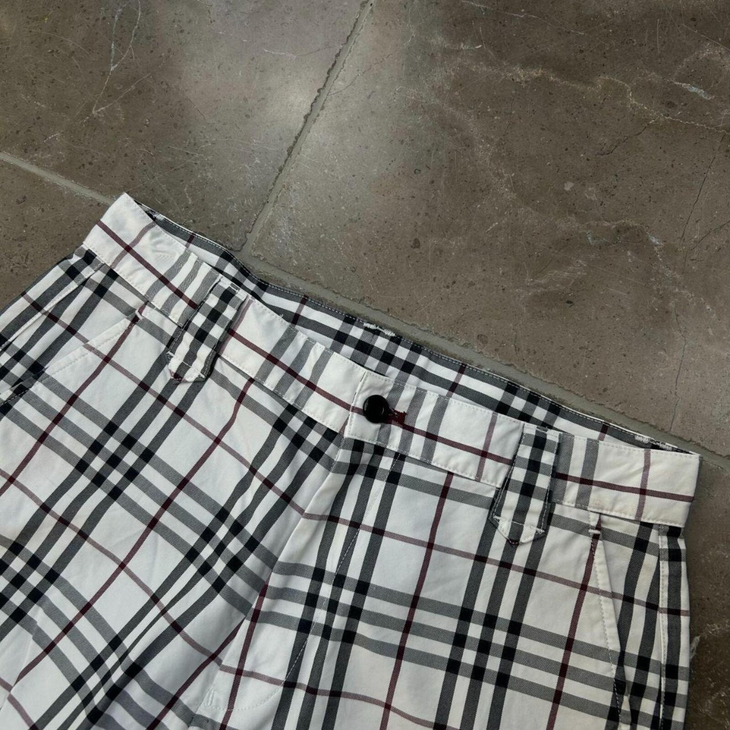 Vintage Burberry Black Nova Check Multi Pocket Shorts W28 L12